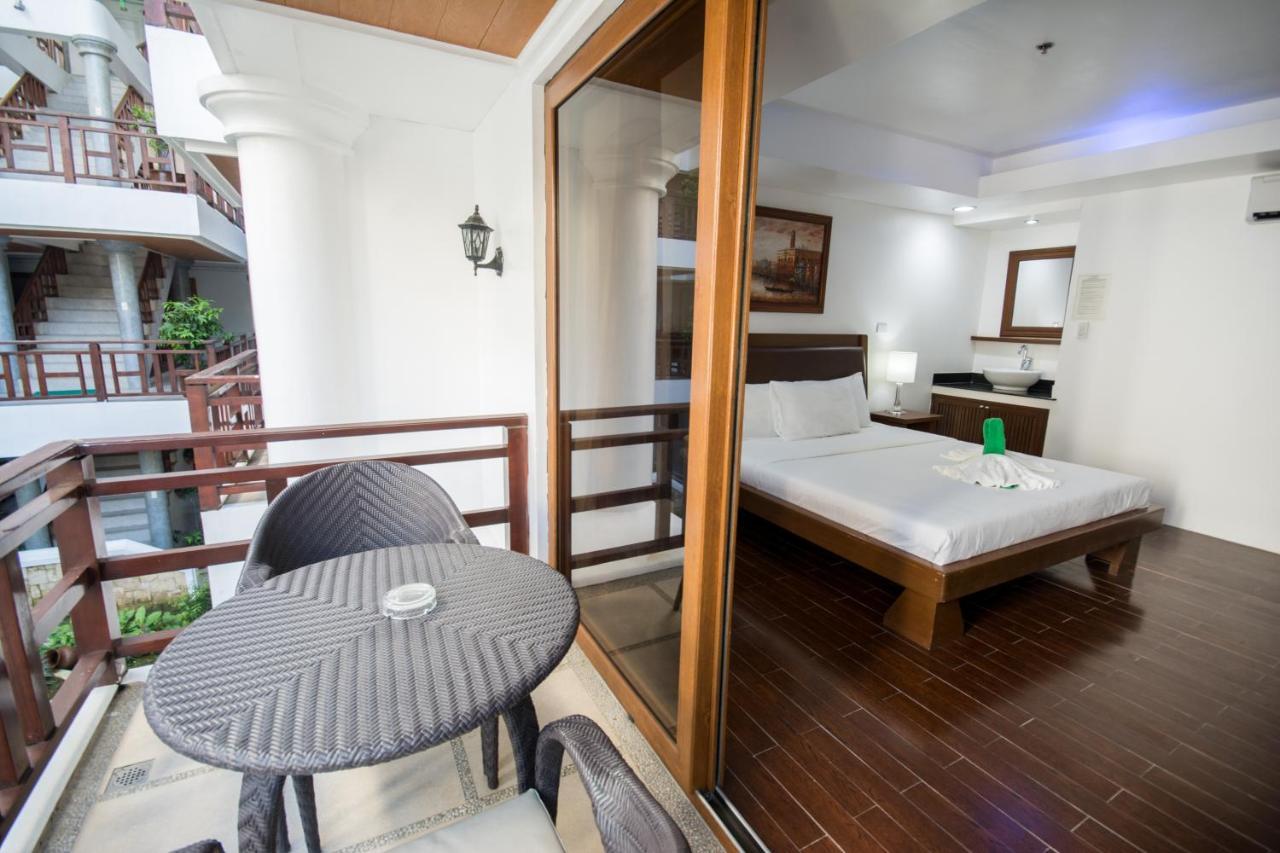 Giulius Boracay Italian Resort Balabag  Exterior foto